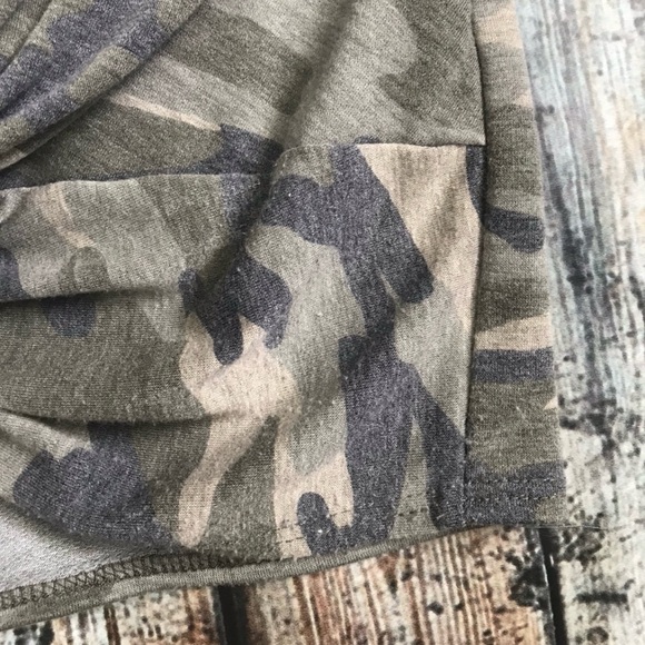 Aqua Girl Long Sleeve Camo Twist Front Top - Picture 5 of 7